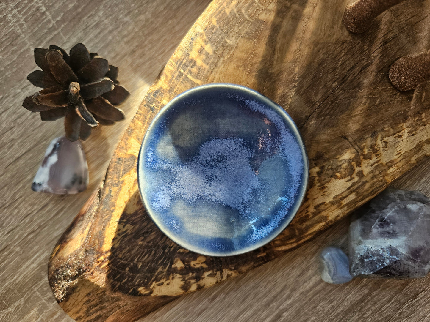 Podstawki ceramiczne do kadzideł z polskiej pracowni