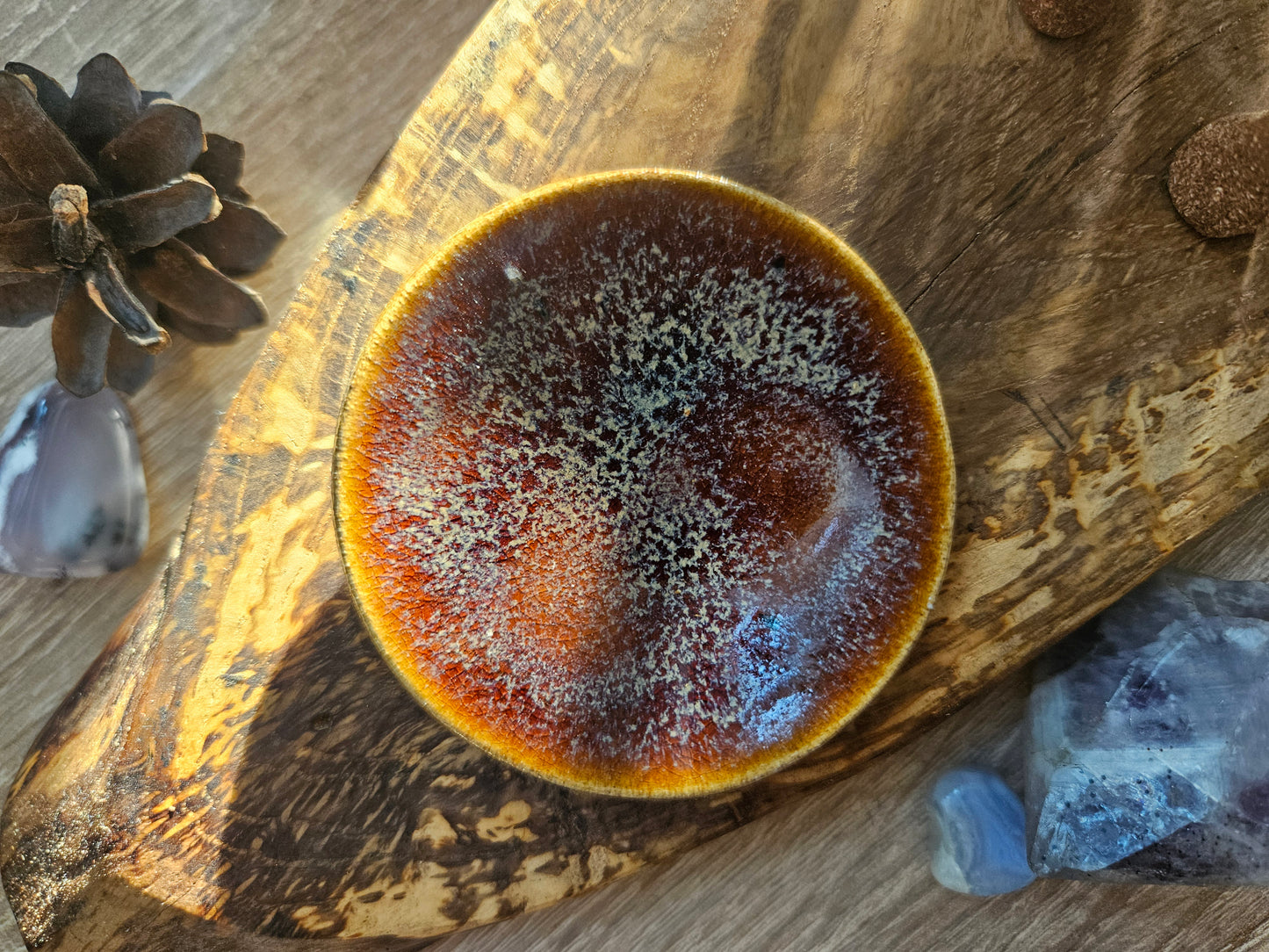 Podstawki ceramiczne do kadzideł z polskiej pracowni